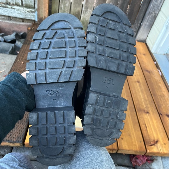 Zara Wm’s Lug Sole Pull On High Boots In Black Sz 39 EU Sz 8 US - Picture 9 of 16